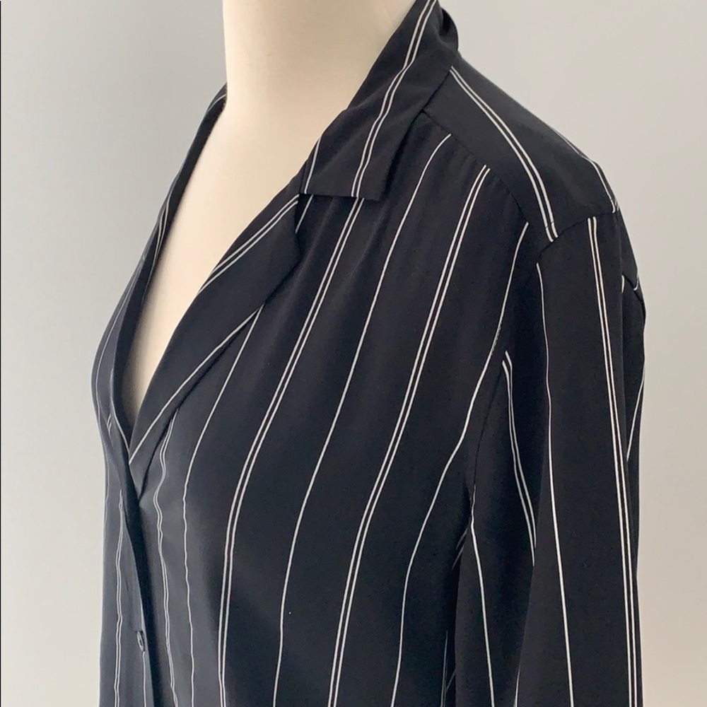 Equipment silk button down - Black and White - Vertical Stripes - Picture 2 of 9